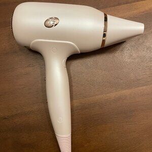 T3 Fit Compact Professional Hair Dryer w/ attachment (used once)
